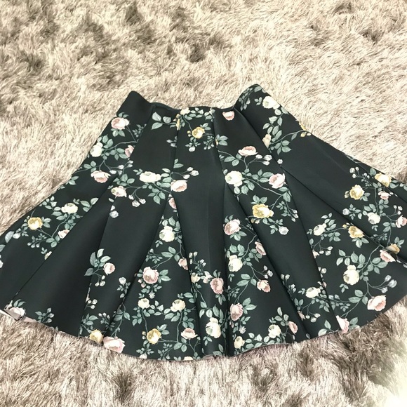 LC LAUREN CONRAD Floral SKirt - Picture 3 of 6